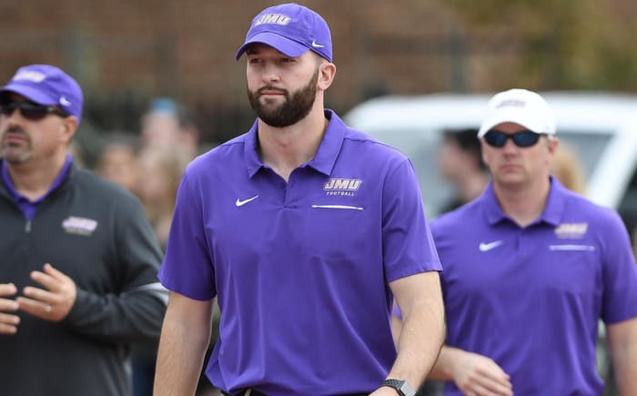 James Madison offensive coordinator Mike Shanahan is expected to join Curt Cignetti's staff at Indiana.